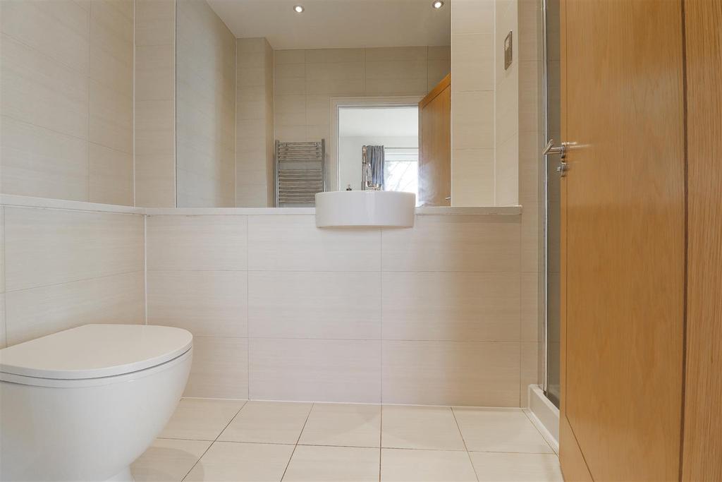 En suite/ shower room