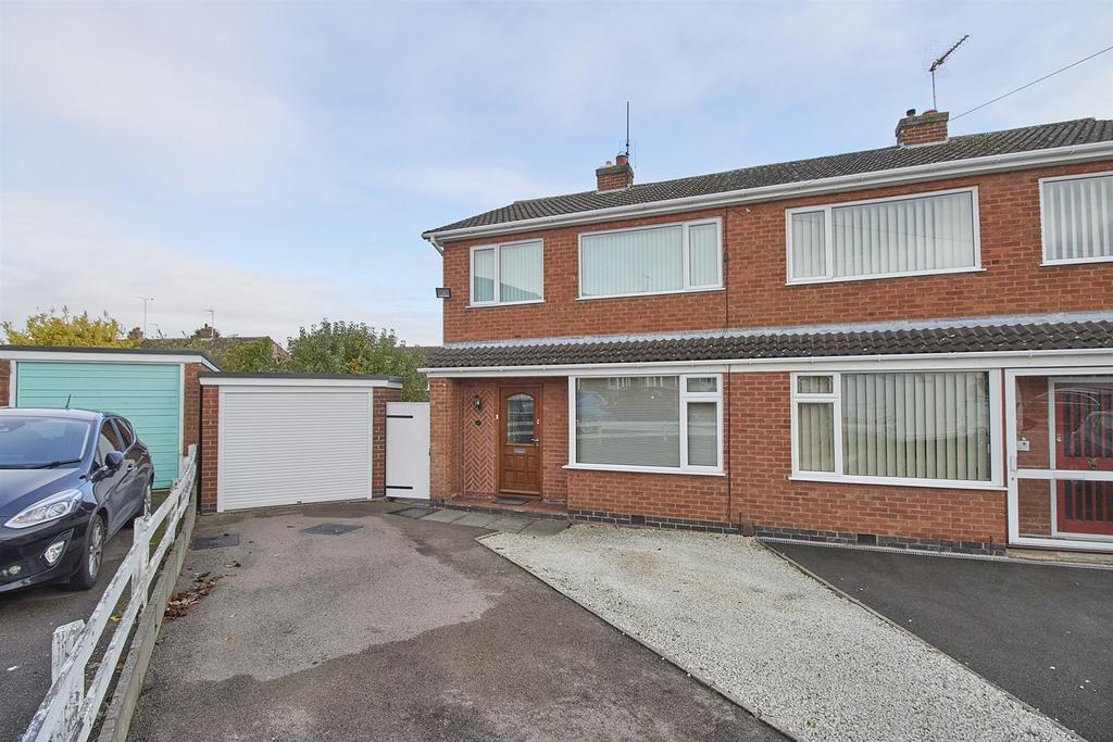 Ramsey Close, Hinckley 3 bed semidetached house £260,000