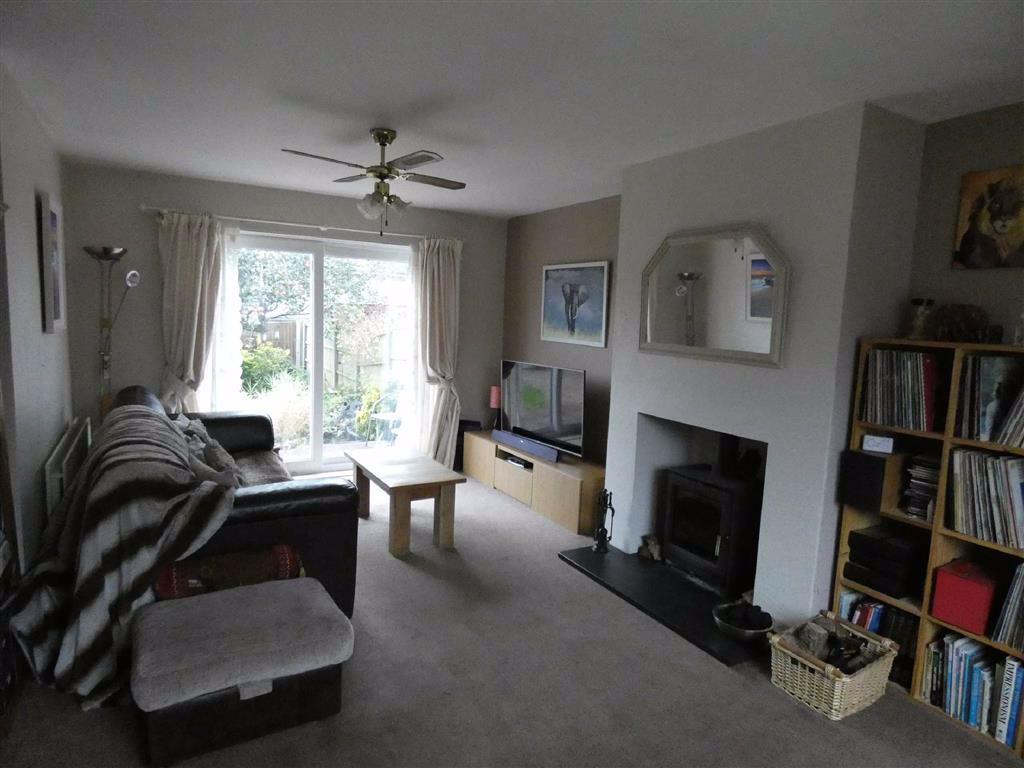 32, Hollington Road, Upper Tean 3 bed semidetached house £90,000