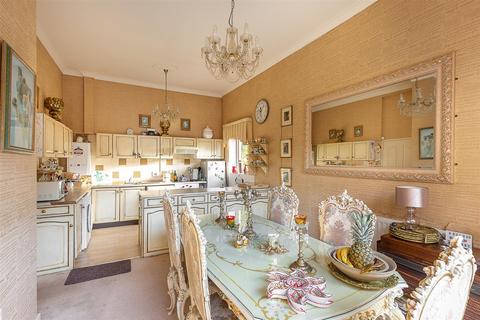 2 bedroom flat for sale - Cairney House, Osborne Villas, Jesmond, Newcastle upon Tyne