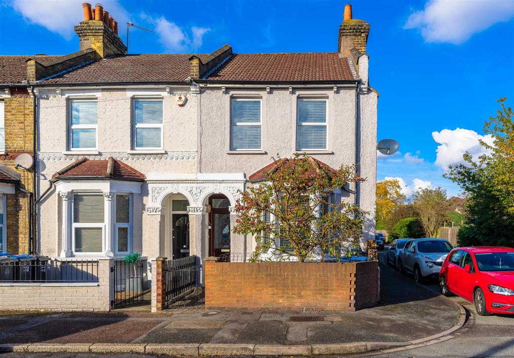 Holmesdale Road, London 2 bed end of terrace house - £450,000