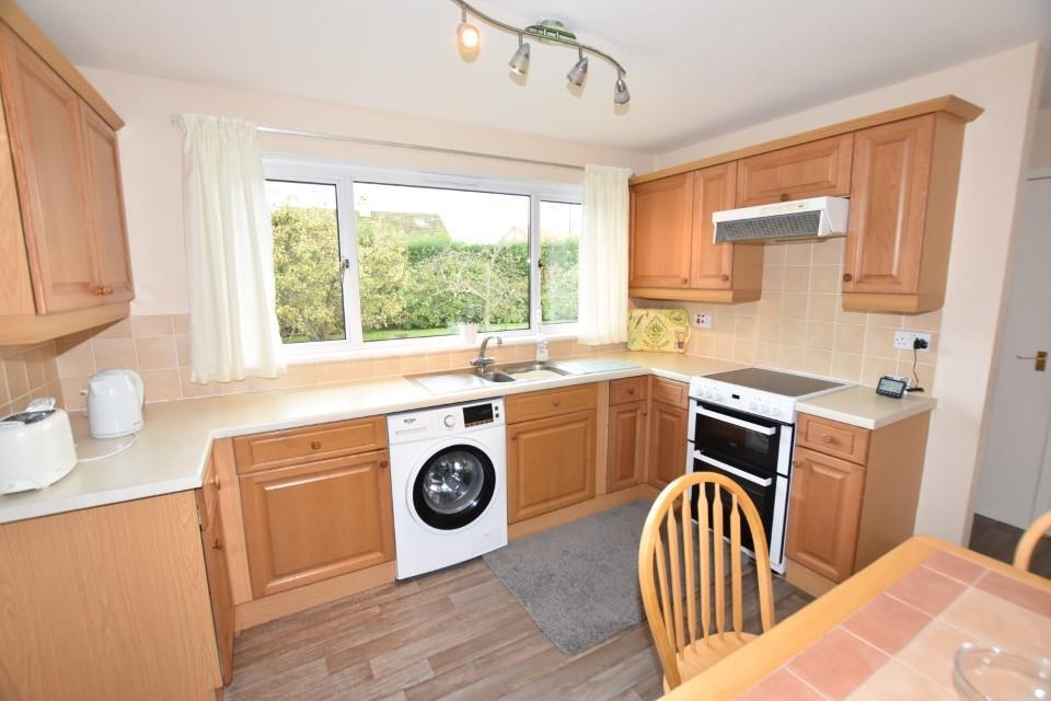 Kitchen (3) (Custom).JPG