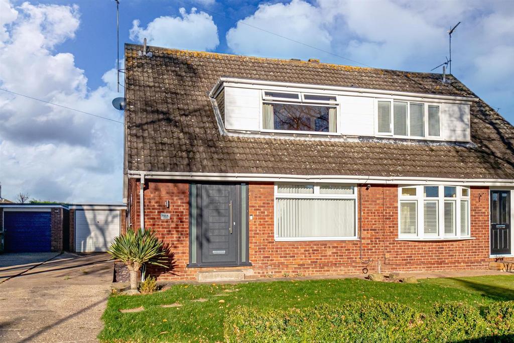 St. Catherines Drive, Leconfield... 3 bed semidetached bungalow £259,950