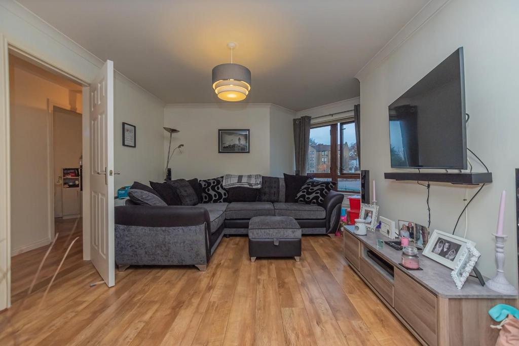 Colville Gardens, Alloa 1 bed flat £74,995