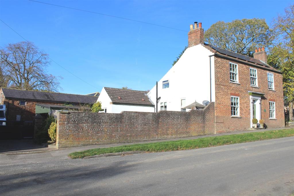 Grove Farm, Goodmanham Road... 5 bed detached house £550,000