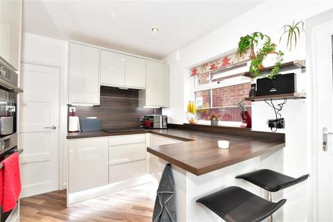 28 Eardley Road, Belvedere, DA17 6HA