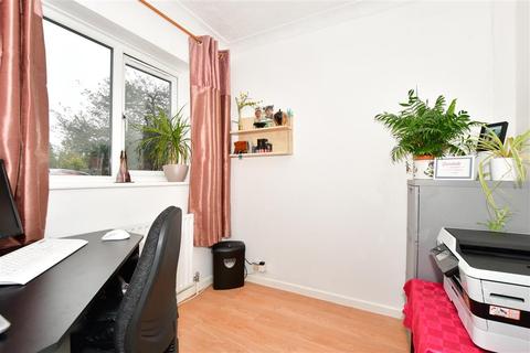 28 Eardley Road, Belvedere, DA17 6HA