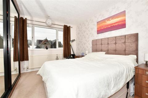 28 Eardley Road, Belvedere, DA17 6HA