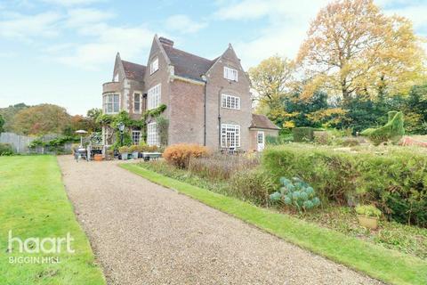 Farley Grange East Farley Common, Westerham, TN16 1UA