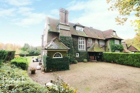 Farley Grange East Farley Common, Westerham, TN16 1UA