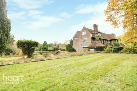 Farley Grange East Farley Common, Westerham, TN16 1UA