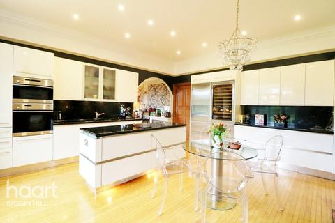 Farley Grange East Farley Common, Westerham, TN16 1UA