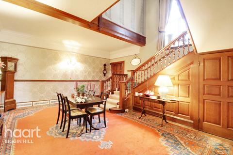 Farley Grange East Farley Common, Westerham, TN16 1UA