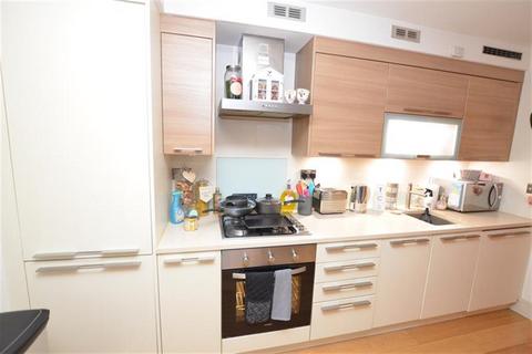 2 bedroom apartment to rent, Queens Road, Buckhurst Hill, IG9