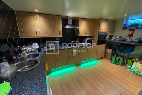 6 bedroom house to rent, Welton Mount, Leeds LS6
