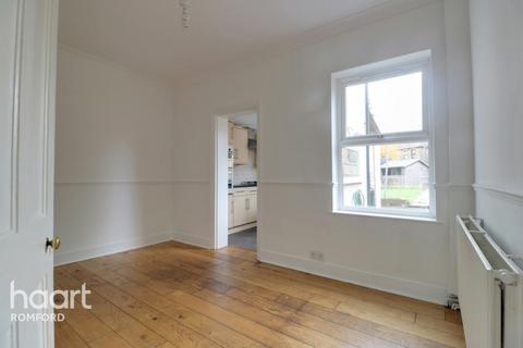30 Cotleigh Road, Romford, RM7 9AS