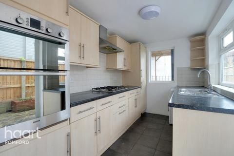 30 Cotleigh Road, Romford, RM7 9AS