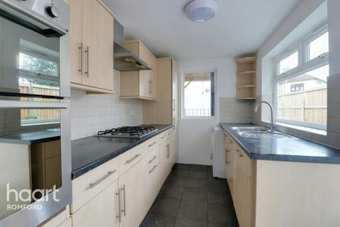 30 Cotleigh Road, Romford, RM7 9AS