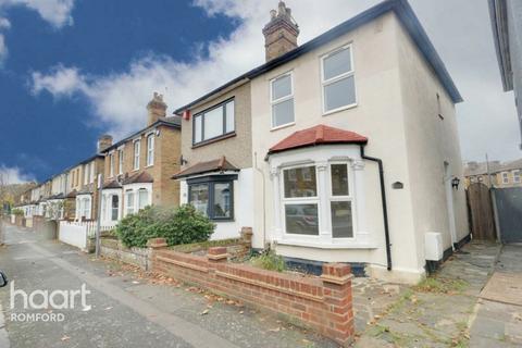 30 Cotleigh Road, Romford, RM7 9AS