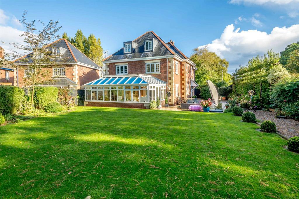 Norwich Road, Hethersett, Norwich, NR9 6 bed detached house £775,000