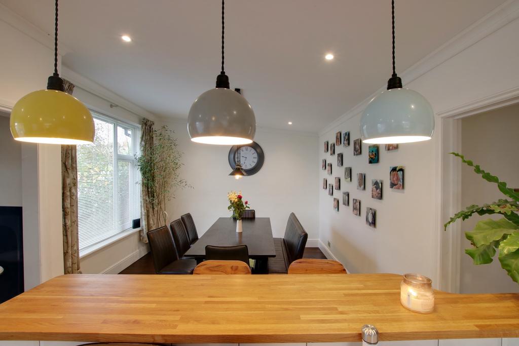 Breakfast bar