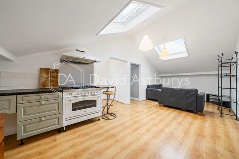 4 bedroom apartment to rent, Lynton Road, Crouch End, London