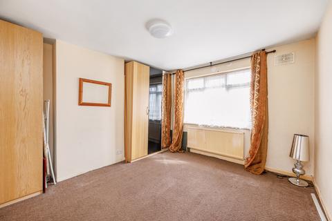 144 Saxon Drive, Acton, London, W3 0NT