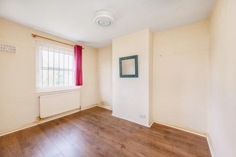144 Saxon Drive, Acton, London, W3 0NT
