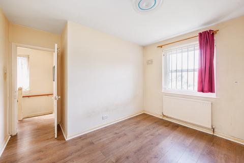 144 Saxon Drive, Acton, London, W3 0NT