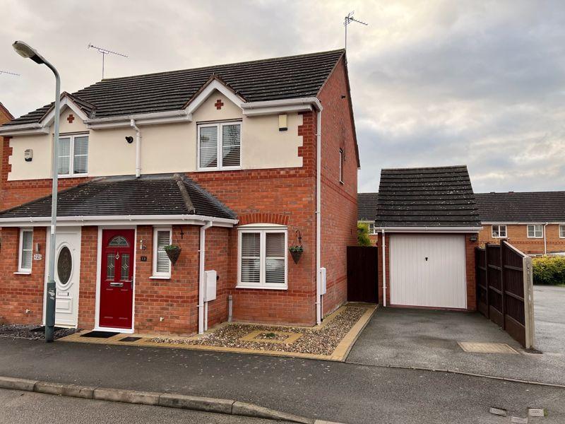 Upton Drive, Nuneaton 2 bed semidetached house £194,950