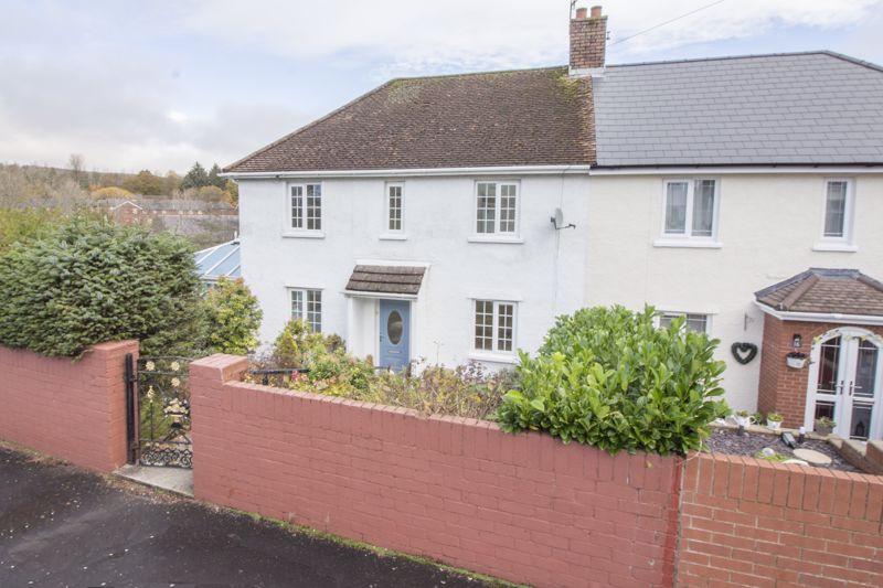 Bevan Crescent, Ebbw Vale REF00015306 3 bed semidetached house £