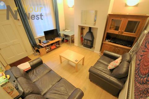 3 bedroom terraced house to rent, Granby place, Headingley, Leeds, LS6 3BD