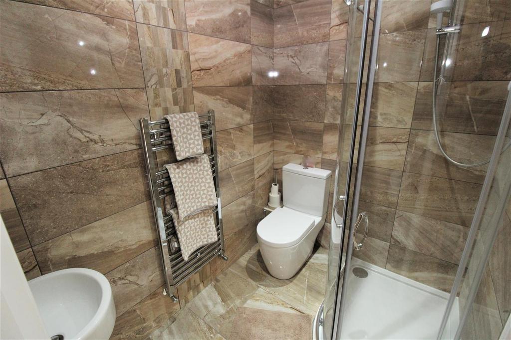 Ensuite Shower Room/WC