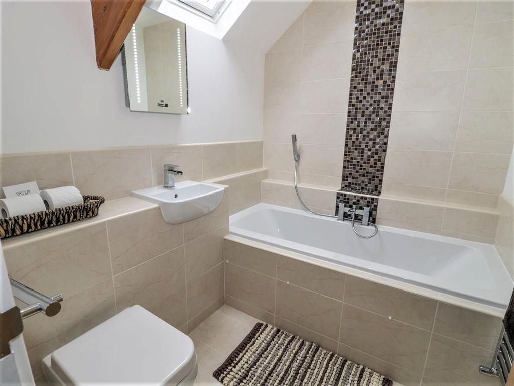 Family Bathroom/WC