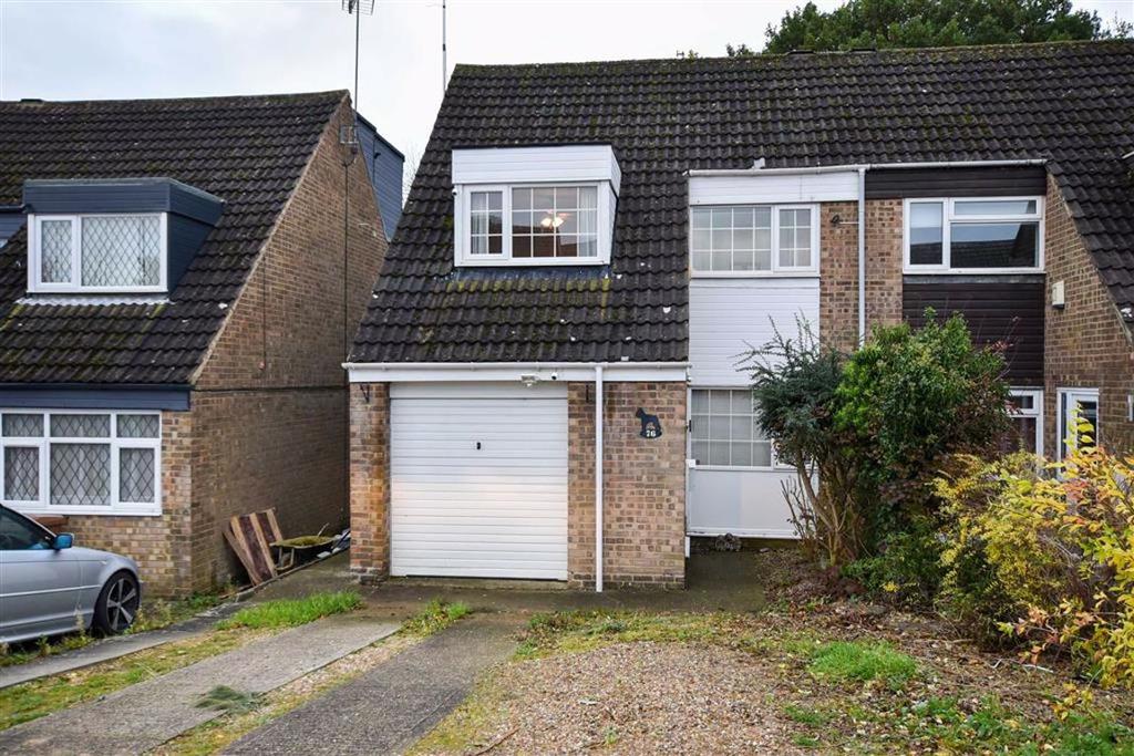 The Banks, Wellingborough 3 bed semidetached house £255,000