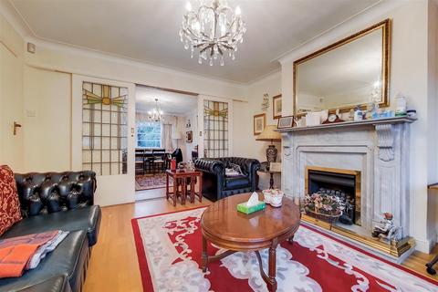 22 Ludlow Way, London, N2 0LA