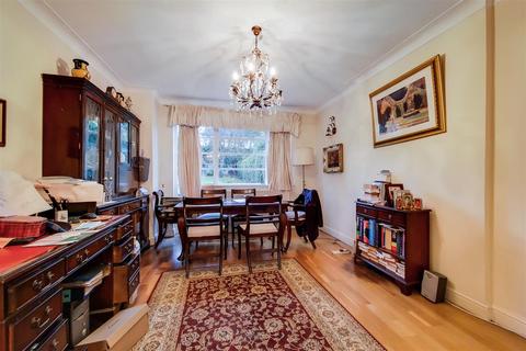 22 Ludlow Way, London, N2 0LA