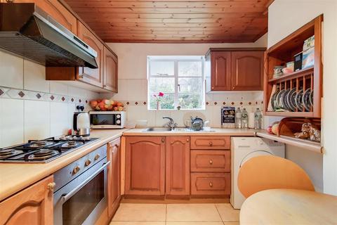 22 Ludlow Way, London, N2 0LA