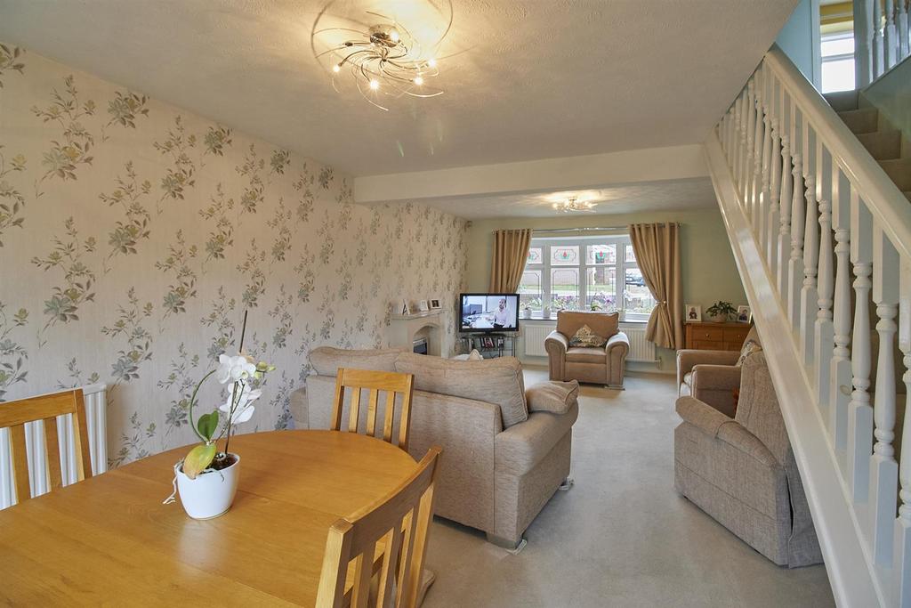 Saffron Close, Barwell 4 bed detached house £280,000