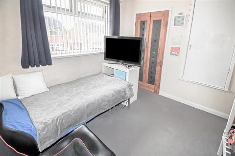 58 Ashendon Drive, Hull, HU8 8DY