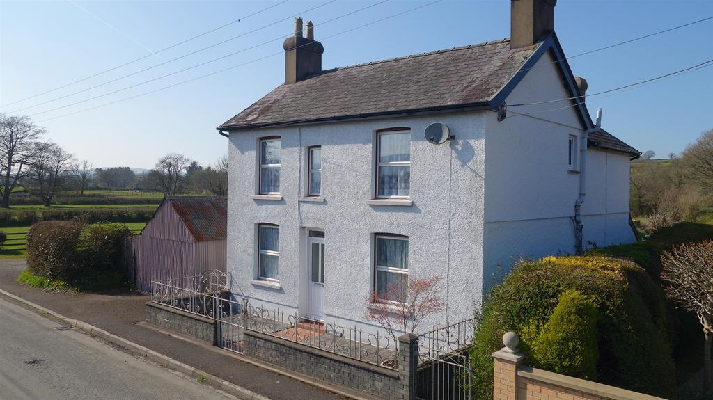 Llangadog 3 bed property with land £420,000