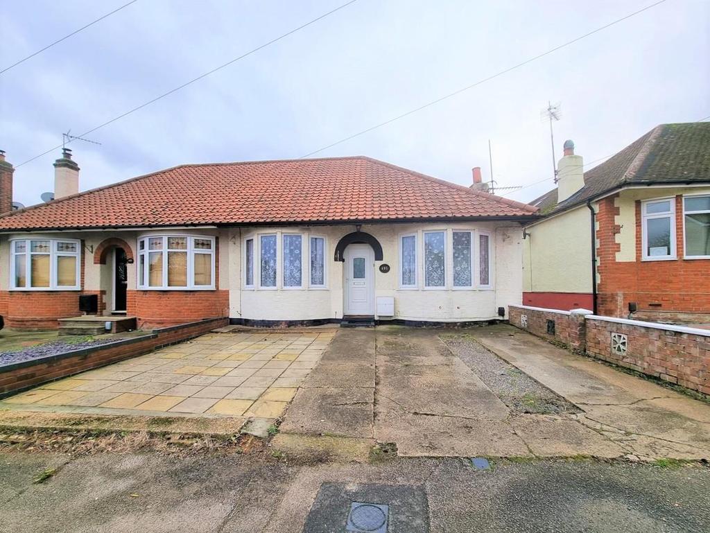 Bramford Lane, Ipswich 2 Bed Semi-detached Bungalow - £220,000