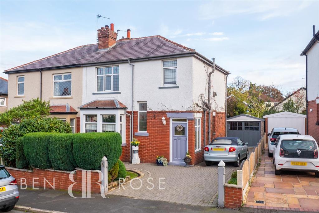 Parkside Avenue, Chorley 3 bed semidetached house £289,995