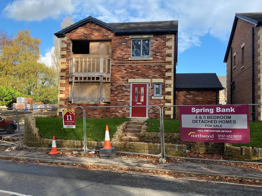 Spring Fold, Broad Lane, Burnedge, Rochdale, OL16 4 bed detached house