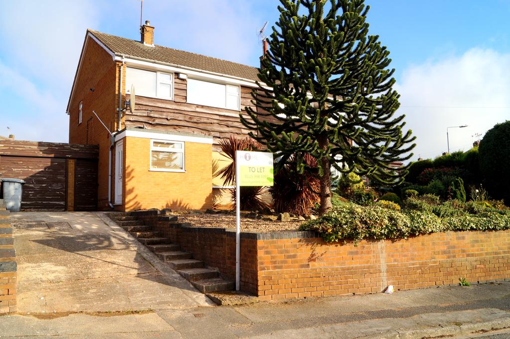 Baker Avenue, Arnold NG5 3 bed semidetached house £1,000 pcm (£231 pw)