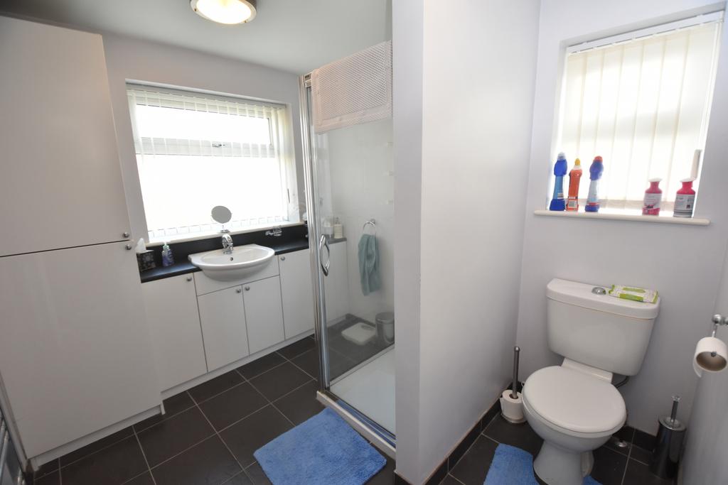 Russell Road, Partington, M31 3 bed semidetached house £235,000
