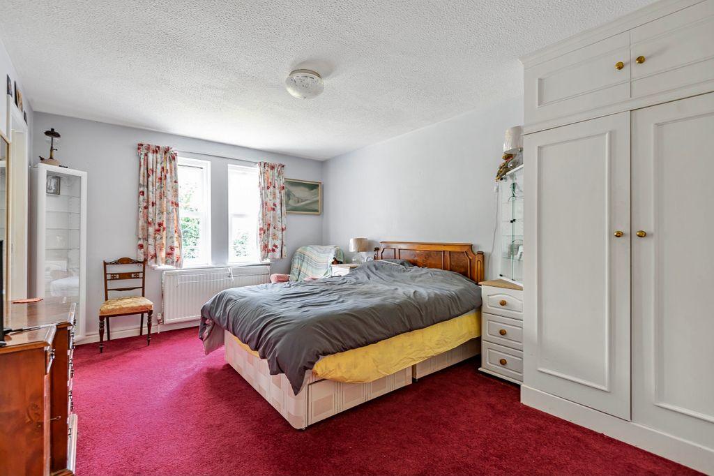 Riverdale Gardens, Boston Spa, Wetherby LS23 6DZ 2 bed ground floor