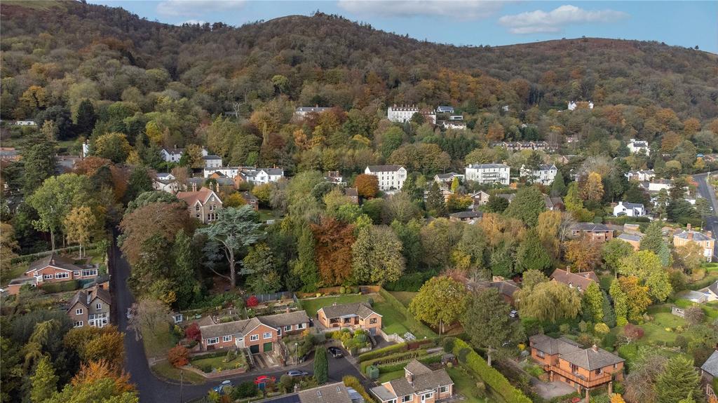 Green Lane, Malvern, Worcestershire... 3 bed bungalow £395,000