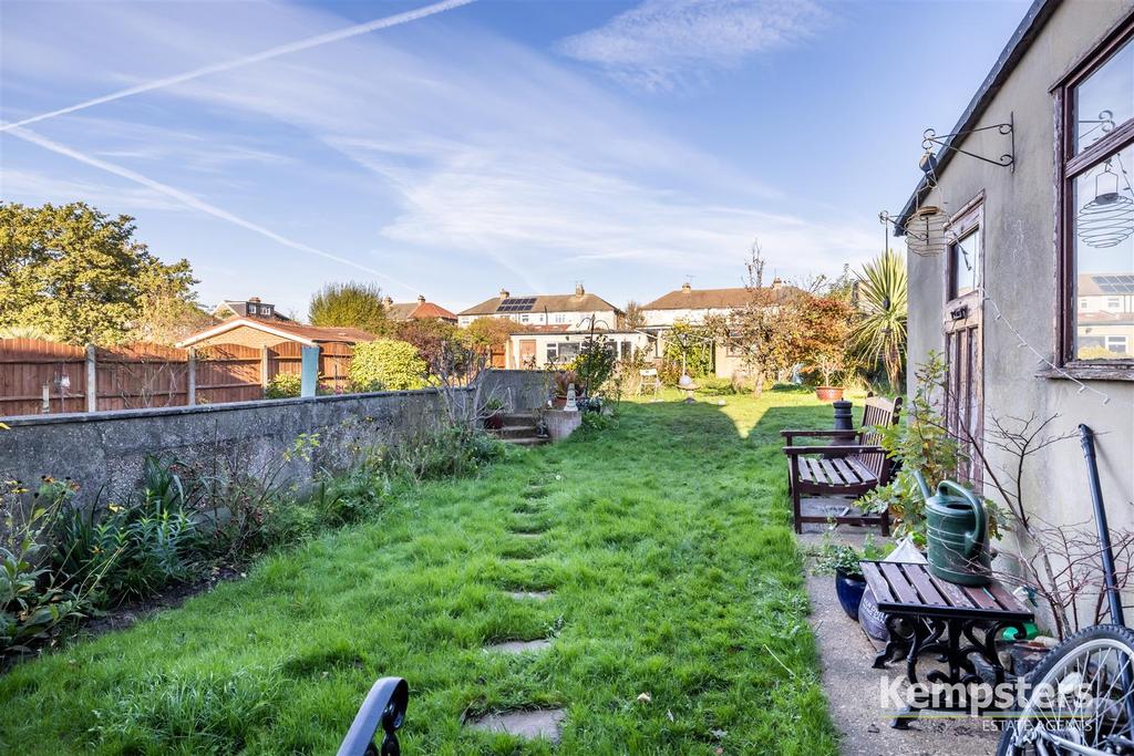 Rear Garden 1.jpg