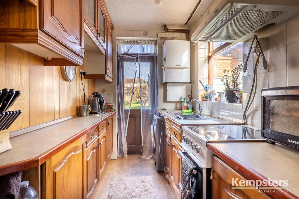 Kitchen 2.jpg